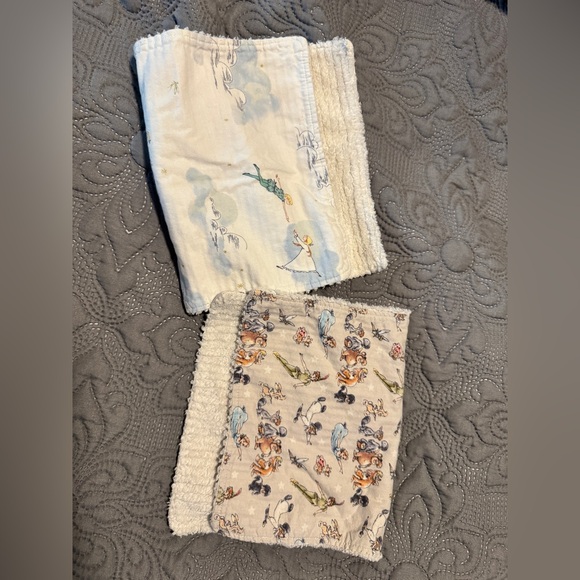 2 Peter Pan burp cloths & a bib - Picture 2 of 4